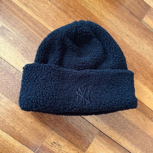 New Era Borg New York Yankees Cuff Knit Beanie women's new black