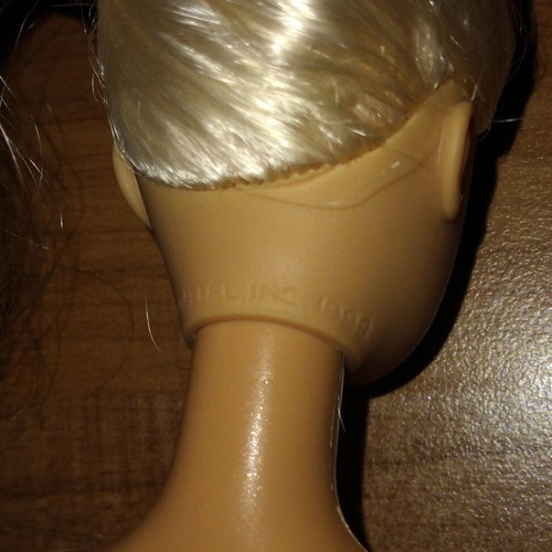 Barbie dolls used, pack of 2, early 2000s