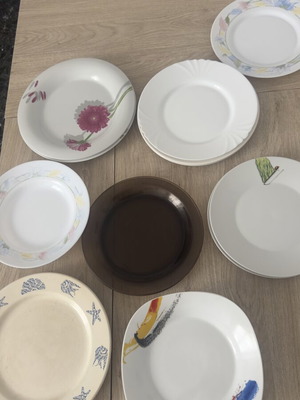 Porcelain plates set, 16 pieces, deep and shallow