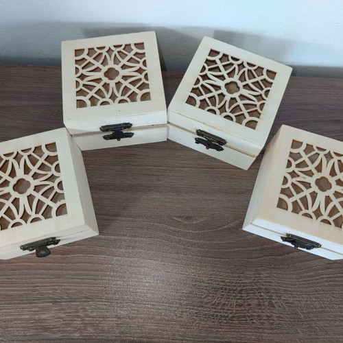 Square wooden boxes set of 4, new, decorative carved lids