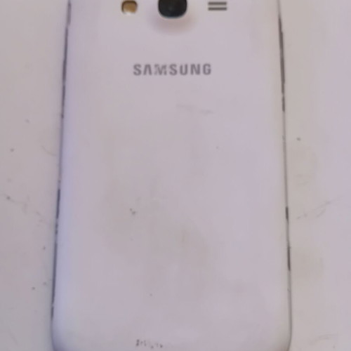 Samsung GT-I9060/DS mobile phone refurbished, broken screen for parts