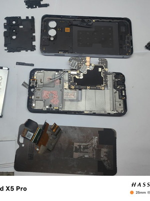 T Phone 3 Dual 5G 6GB/128GB Ice Silver Smartphone used for parts