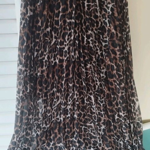 Leopard pleated skirt new with elastic waist Onesize