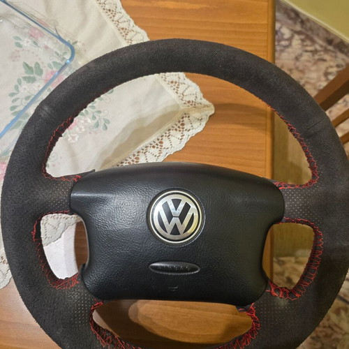 Volkswagen Golf Mk4 steering wheel with airbag