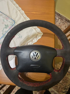 Volkswagen Golf Mk4 steering wheel with airbag