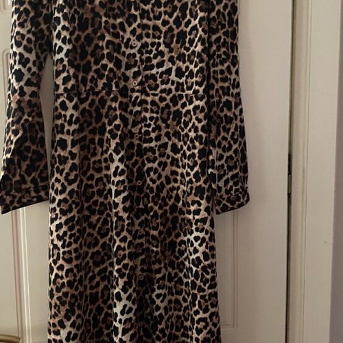 Midi women's dress animal print with buttons and belt like new