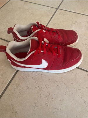 Nike athletic shoes used, size 41, red
