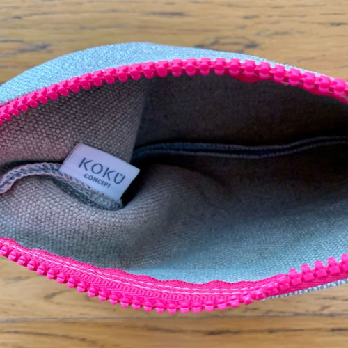 Small Koku Concept Cactus wrist bag used, silver/fuchsia