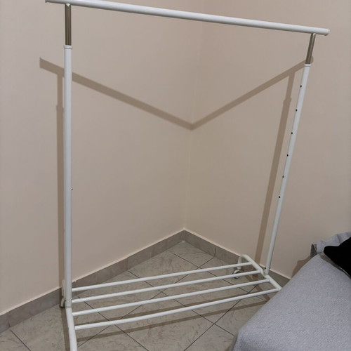 Clothes Rack Steel with Telescopic Bar like new