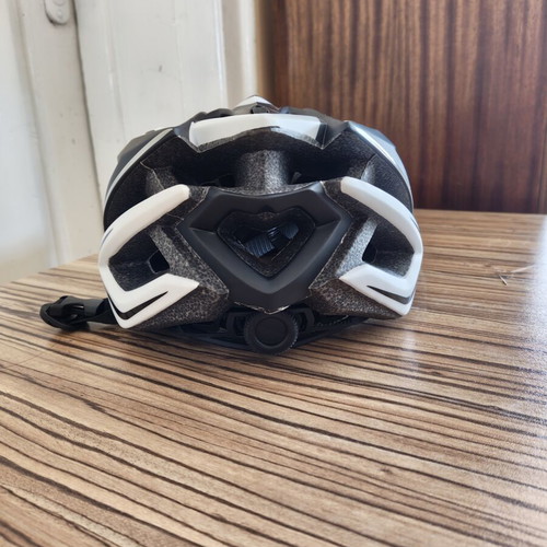 Protective helmet for bicycle or scooter like new