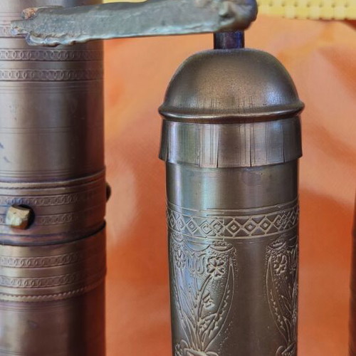 Bronze manual coffee grinders used, set of 3, collectible