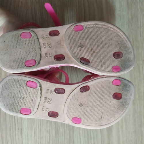 Ipanema pink sandals girls size 28 used, very good condition
