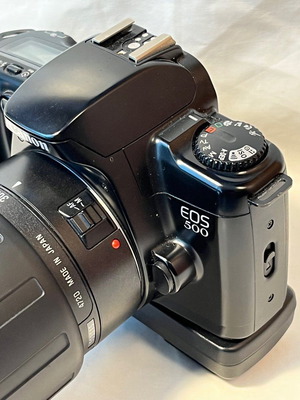 Canon EOS 500 used with Sigma 70-300mm AF LD tele macro 4.0/5.6 lens