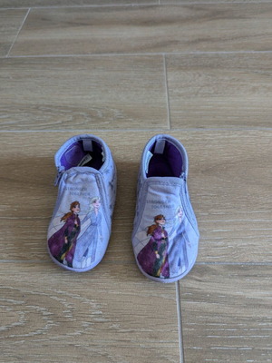 Frozen slippers No 23 used, purple
