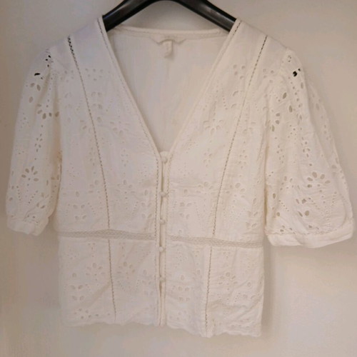 White cropped shirt with broderie anglaise embroidery H&M like new