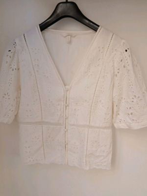 White cropped shirt with broderie anglaise embroidery H&M like new
