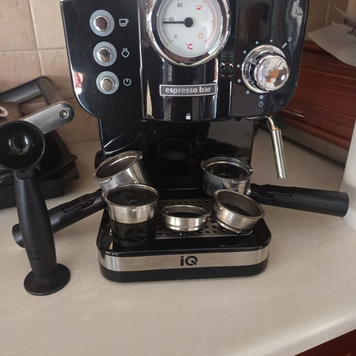 IQ Espresso Machine 1100W 20bar Pressure Black CM-175 like new
