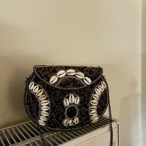 Handmade crossbody bag with shells like new