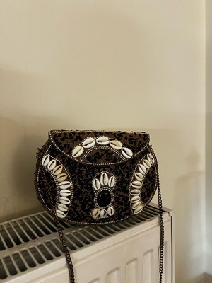 Handmade crossbody bag with shells like new