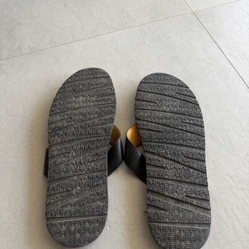 Tommy Hilfiger leather slippers size 46, black