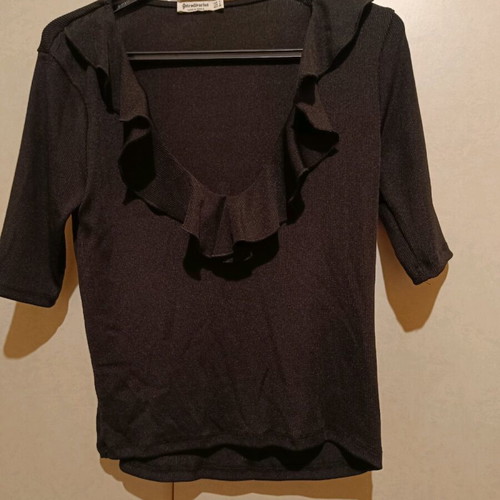 Stradivarius blouse with ruffles black, like new, size L