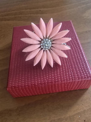 Flower ring adjustable, like new, pink and gold