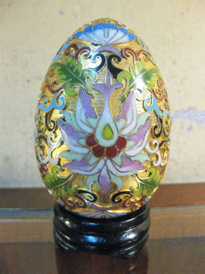 Cloisonné egg used handmade with rich decoration and base