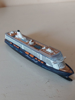 Siku cruise ship toy, metal and plastic