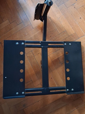 Adjustable metal TV support bracket for old TVs