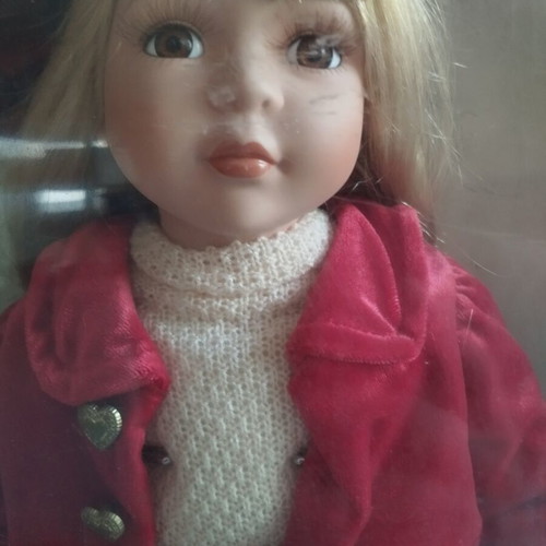 Collector's Choice DanDee Porcelain Doll like new, tartan plaid outfit
