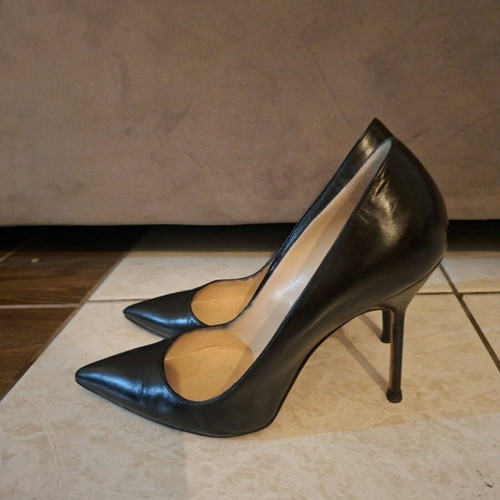Manolo Blahnik Black Classic Leather Pumps No 38.5 Like New