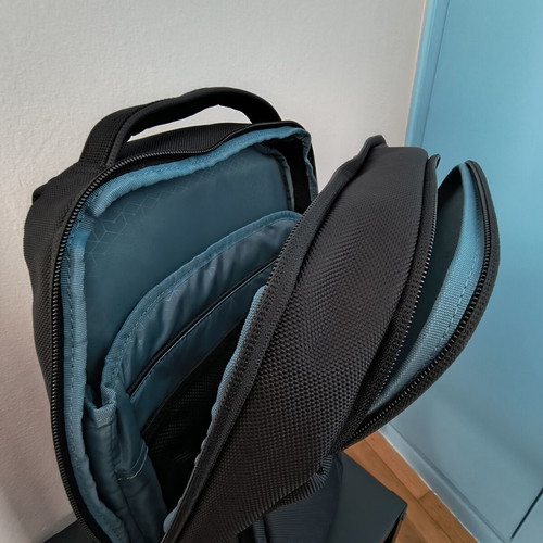 Thule 20L laptop backpack for up to 15.6" new, black