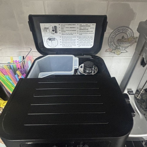 DeLonghi coffee machine LKE, black