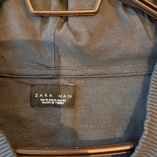 Zara Man Hoodie with V-neck and embroidered emblem XL like new