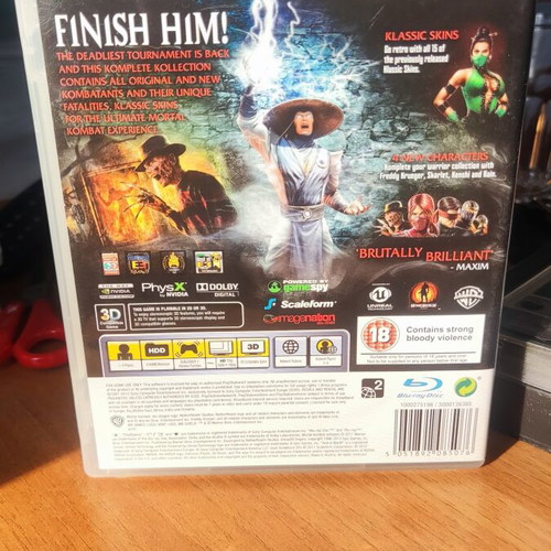 Mortal Kombat Komplete Edition PS3 like new, fighting game