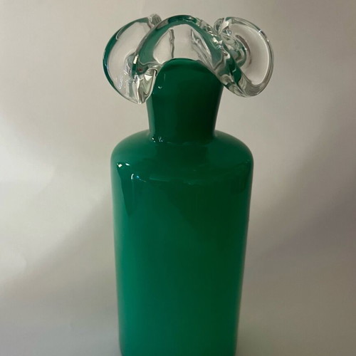 Glass handmade vase in emerald color like new