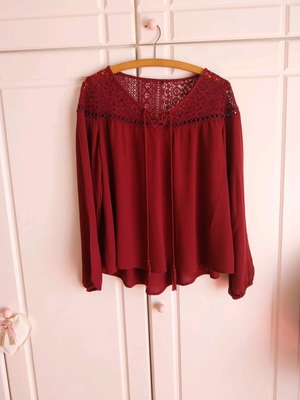 Blouse with embroidery like new, size M