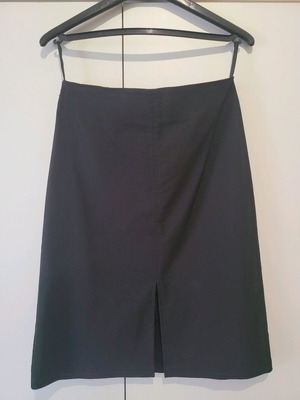 Φούστα μαύρη midi Lynne medium μεταχειρισμένη