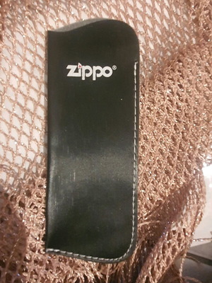 Zippo case like new