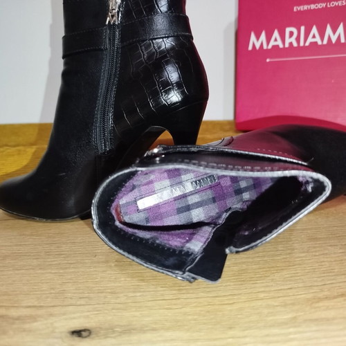 Maria Mare black ankle boots with round toe and stiletto heel size 40 like new
