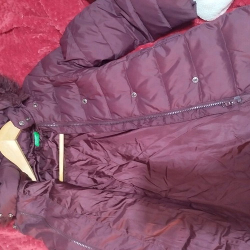 Benetton jacket like new, burgundy with fur hood, size 116 cm