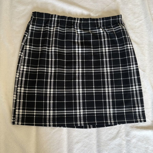 Shein black and white plaid skirt with slit