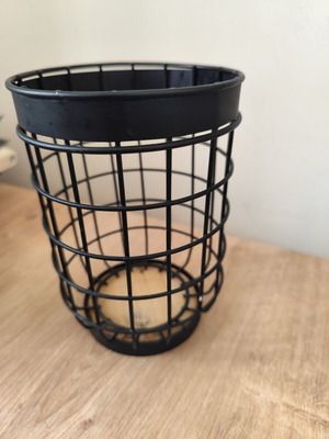 Round metal organizer case used