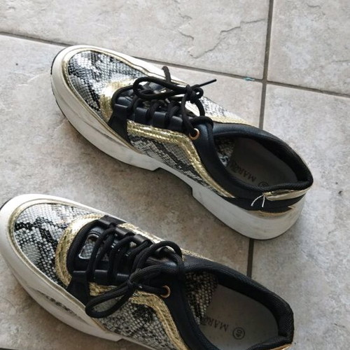 Sneakers size 40 in excellent condition