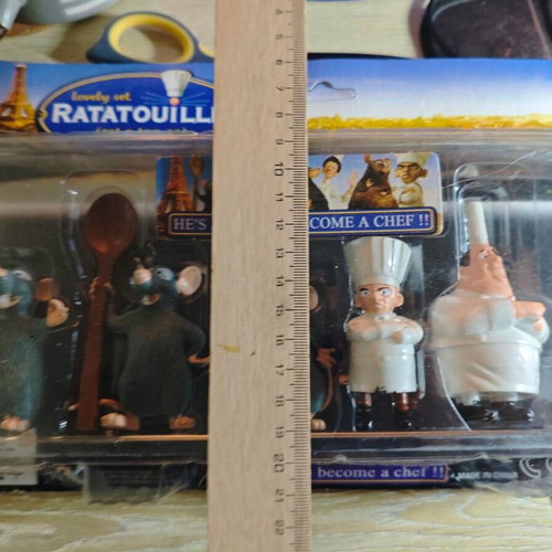 Ratatouille Disney figure set like new, collectible