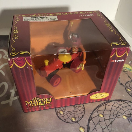 Muppets 25 Years Animal on Tractor Corgi figure like new