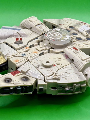 Star Wars Millennium Falcon Transformers - Hasbro