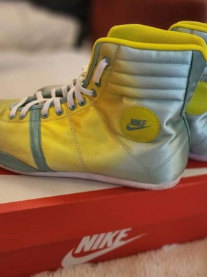 Nike women's satin sneakers like new, size 38