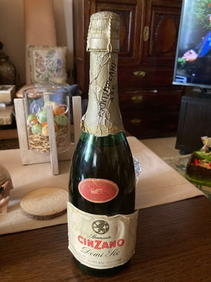 Cinzano φυσικός αφρώδες οίνος μεταχειρισμένος, παλιό ποτό για συλλέκτες