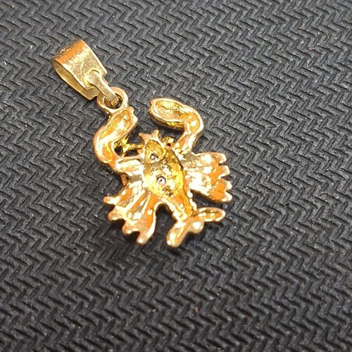 Gold Cancer Pendant 14 Carat like new, 3×1.5 cm, 2.2 grams